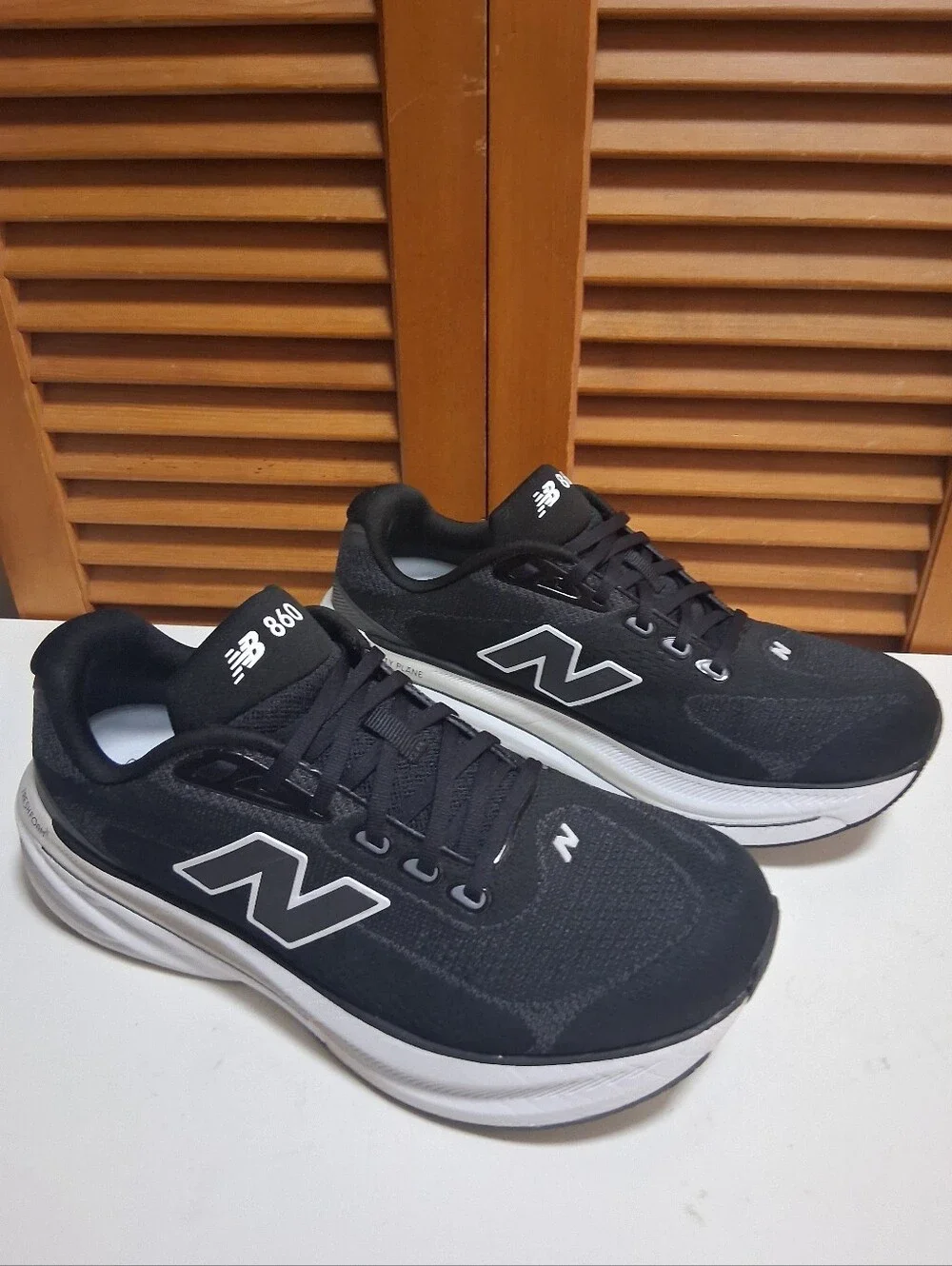 New Balance Fresh Foam X 860v15 Men's Sneaker Size 11.5 (2E) Comfort Sneakers